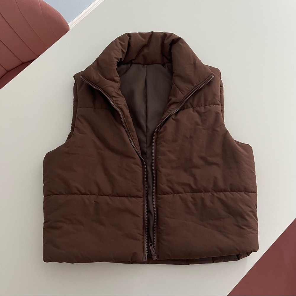 NWOT cropped puffer vest